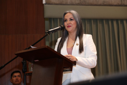 Sesión. En la primera sesión del Cabildo Metropolitano se designó a las primeras autoridades del Concejo