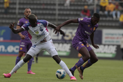 Aucas se quejó por el desempeño del árbitro y del VAR en el juego ante Gualaceo.