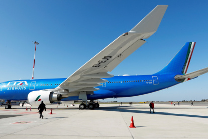 De momento, los más de 100 trayectos cancelados por Ita Airways corresponden únicamente a rutas en el territorio italiano.