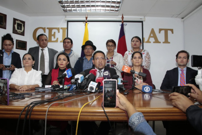 Saquicela estuvo acompañado por Yeseña Guamaní, Mireya Pazmiño y Esteban Torres.