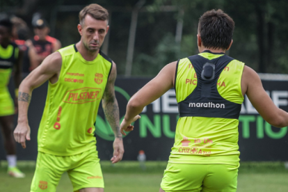 Damián Díaz (10) ha tenido un buen 2023 con Barcelona, ya que ha disputado 13 cotejos en el año.