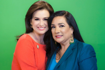 Tania junto a Teresa Arboleda.