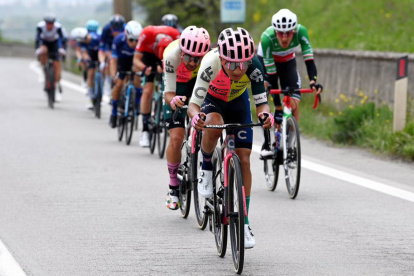 Alexander Cepeda (EF Education - EasyPost) sigue en competencia en el Giro de Italia.