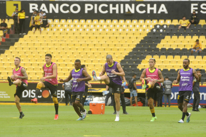 Los jugadores de Barcelona se enfocaron en el duelo ante Orense, donde deben sumar los tres puntos para seguir a la caza del primer lugar.