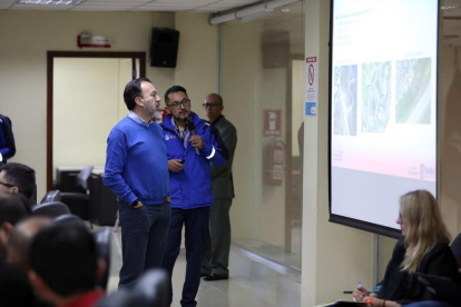 Reunión. El alcalde capitalino Pabel Muñoz asistió este jueves al ECU-911 a una reunión en la que se abordó el tema de riesgos y desastres.