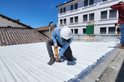 Los trabajos incluyen cambio de cubierta.