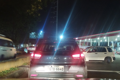 En la avenida Domingo Comín, en el sur de Guayaquil, las infracciones que comenten algunos conductores se reportan a diario.