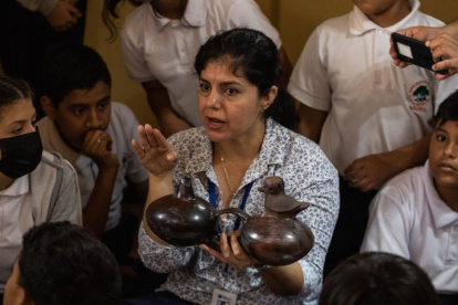 A través de charlas y exposiciones los estudiantes conocen la cultura de la ciudad.