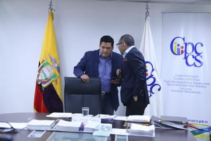 Alembert Vera se presentó con el expediente completo, el mismo que espera enviar este 19 de mayo de 2023.