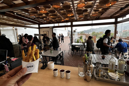 Uno de los espacios destinados a ofrecer la gastronomía que se prepara en el complejo.