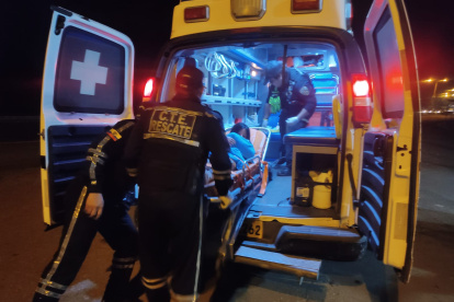 Guayas.  La madre con su hijo fue trasladada a una casa de salud en Playas.