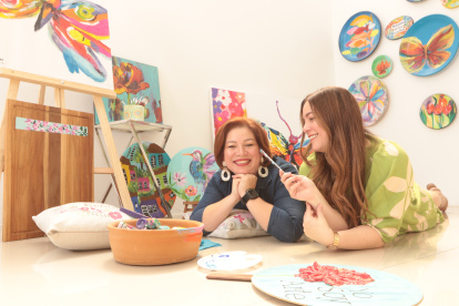Alejandra y Emilia cuentan con una vasta experiencia en pintura.