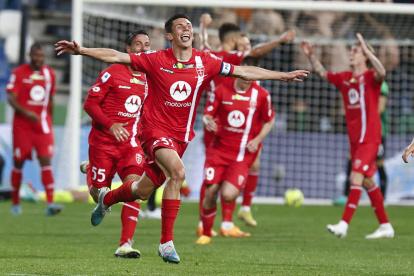 Matteo Pessina celebra tras marcar el gol de la victoria del Monza en los adicionales.