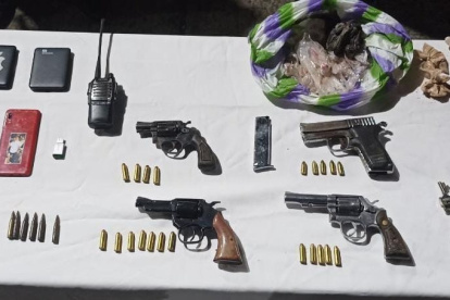 Parte de las evidencias presentadas por la Policía que fueron encontradas durante los allanamientos.