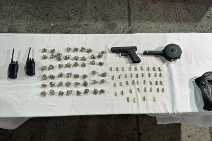 El sospechoso registra dos antecedentes penales, uno por porte de arma de fuego y otro por tráfico de sustancias