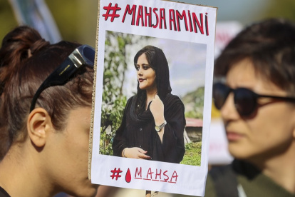 Manifestación en protesta por la muerte de Masha Amini.