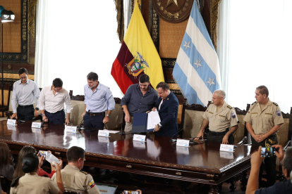 En le municipio de Guayaquil se dio la firma del convenio interinstitucional.