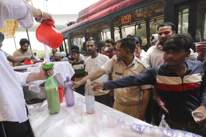 Nueva Delhi siente al ola de calor por estos días