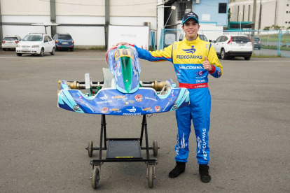 Drouet con el chasis nuevo que llevará en la temporada 2023 en las competencias locales e internacionales. La matriz provincial invirtió más de 8.000 dólares.