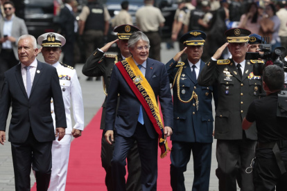 Junto al ministro de Defensa (i), el presidente Guillermo Lasso ingresó a la Plataforma Social.