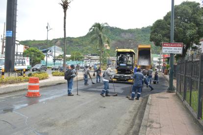 Trabajos. Personal del Municipio trabajó durante la tarde del miércoles.
