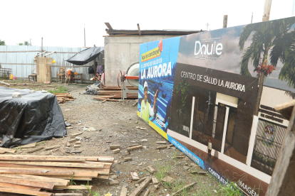 La Aurora. El centro de salud ofrecido en el 2021 no ha sido terminado.