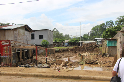 Estragos. El desbordamiento del río afectó a varias viviendas del cantón Quinsaloma