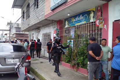 Situación. Al punto llegaron las fuerzas del orden para investigar el caso.