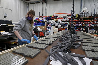 La ralentización de la economía también se ha sentido en la producción de bienes y servicios.