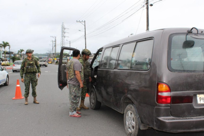 Este 26 de mayo hubo varios operativos militares en la carretera E15, también denominada Troncal del Pacífico.