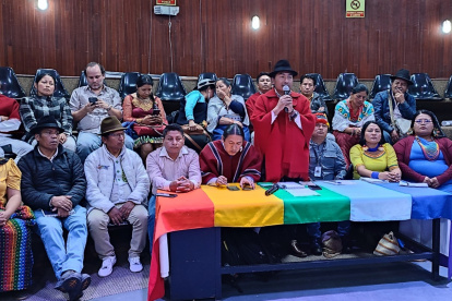 Candidato. Leonidas Iza acepta humildemente la candidatura que la organización, o sea el pueblo, le ha ofrecido a él, o sea a la organización.