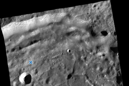 Fotografía publicada por la NASA tomada el 26 de abril de 2023 por la sonda Lunar Reconnaissance Orbiter (LRO) donde se muestra un detalle de la superficie lunar con varios objetos en el lugar de alunizaje de la sonda japonesa Hakuto-R. La agencia aeroespacial estadounidense NASA publicó hoy una serie de imágenes donde se aprecian lo que parecen ser restos de la sonda japonesa Hakuto-R, que se habría estrellado en la Luna mientras intentaba hacer un aterrizaje pionero. EFE/Centro de Vuelo Espacial Goddard de la NASA/Universidad Estatal de Arizona /SOLO USO EDITORIAL /NO VENTAS /SOLO DISPONIBLE PARA ILUSTRAR LA NOTICIA QUE ACOMPAÑA /CRÉDITO OBLIGATORIO /MÁXIMA CALIDAD DISPONIBLE