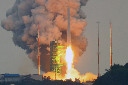 Corea del Sur completó el lanzamiento de su cohete Nuri para poner satélites en órbita.