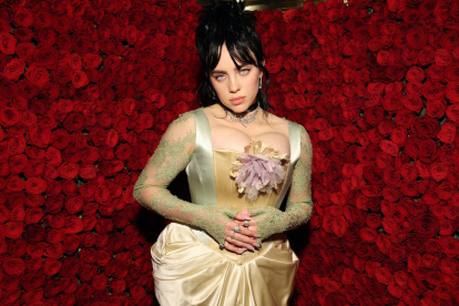 La artista llamó "tontos estúpidos", a quienes cuestionan su forma de vestir.