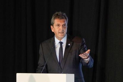 El ministro de Economía busca nuevos mercados en el gigante asiático.