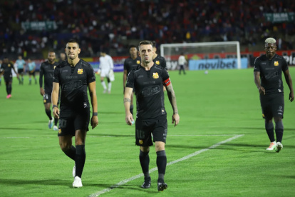 Jugadores de Barcelona tras la caída.