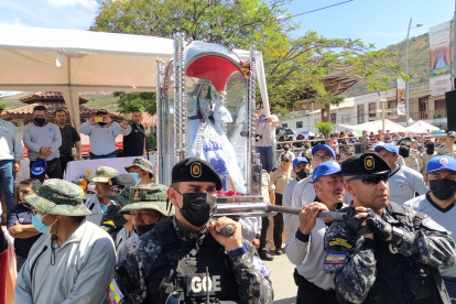 Imagen de una edición anterior de la Peregrinación de la Virgen del Cisne, que se desarrolla anualmente en Loja.