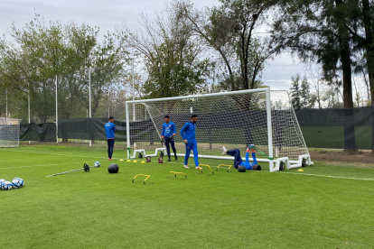 La Mini-Tri empezó con los trabajos físicos para medir a Corea del Sur.