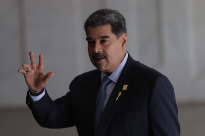 El presidente de Venezuela, Nicolás Maduro, llega para participar en la cumbre suramericana hoy, en el palacio de Itamaraty, sede de la cancillería brasileña, en Brasilia (Brasil). EFE/ André Coelho