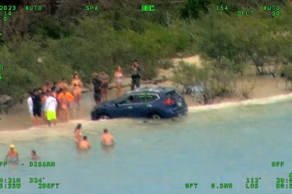 Sarah Ramsammy conducía el auto en la orilla del balneario mientras algunas familias se encontraban allí