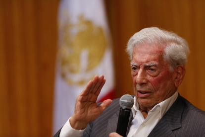Guadalajara. Mario Vargas Llosa durante una conferencia de prensa.