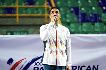 José cuando recibió el metal dorado en el Panamericano Sénior por la categoría -84 kilogramos.