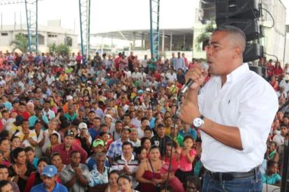 Dirigente. Desde 2010 ha estado en la política. Fue presidente de los gobiernos parroquiales.