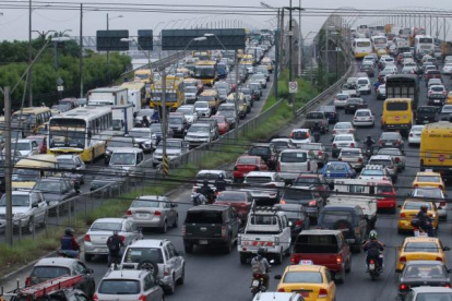 El puente de la Unidad Nacional tiene una longitud de 2.186 metros y tuvo un costo de más de 80 millones de dólares.