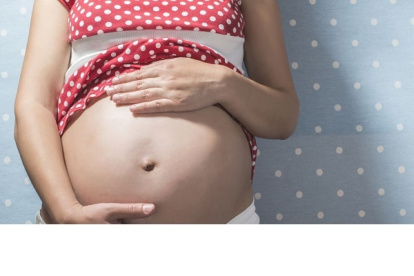 La enmienda aprobada hoy prohíbe a "los ciudadanos italianos" hacer uso de los "vientres de alquiler" también en el extranjero.