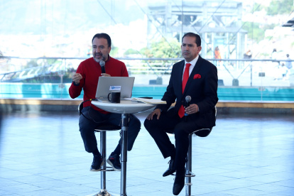 Ofrecimiento. El nuevo gerente del Metro, Víctor Hugo Villacrés junto al alcalde de Quito anunciaron que la obra operará desde diciembre, de 06:00 a 22:00