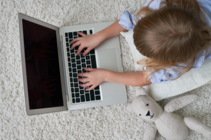 Para acercar a los más pequeños a la tecnología es necesario fomentar un equilibrio saludable con otras actividades.