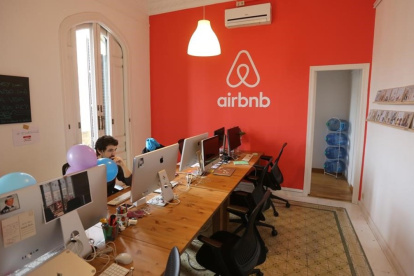 Plataforma.- La aplicación para alquiler temporal es usada por muchos turistas.