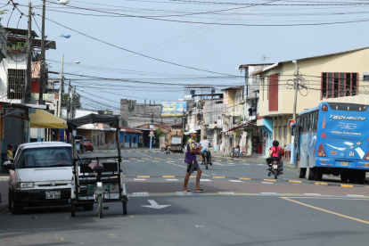 Ambiente en Yaguachi durante la tarde del viernes 2 de junio. Los lugareños sienten temor debido al asesinato de La Mole, sucedido en horas previas.