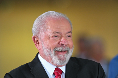 El presidente de Brasil, Luiz Inácio Lula da Silva, dcie que hay que invertir en eudcación y en salud,